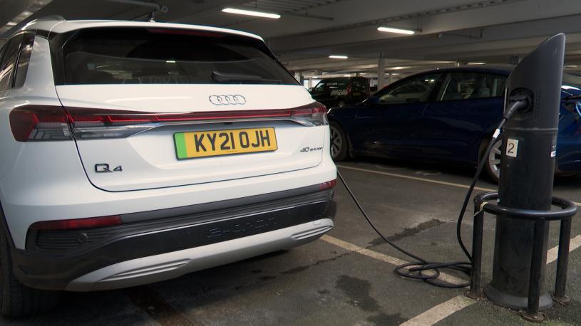 3432953 210kW 45 82kWh Sport 5dr Auto [Leather]