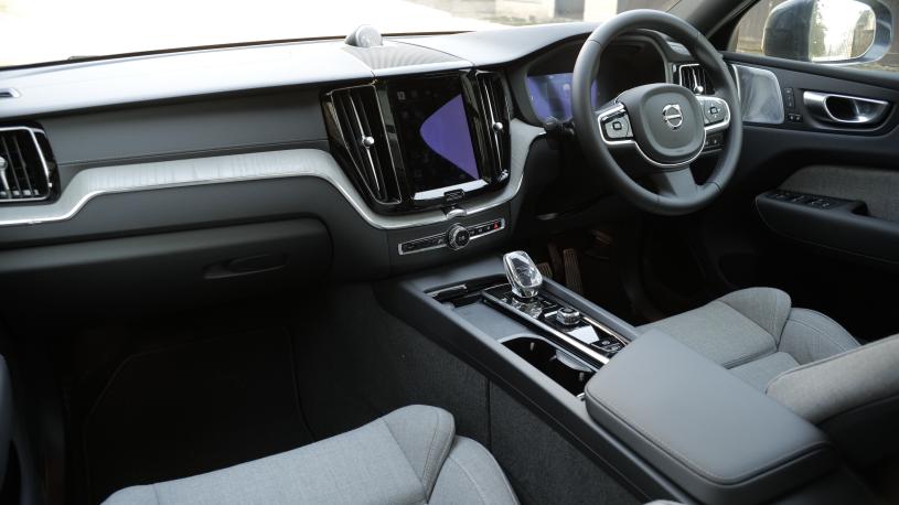 3433267 2.0 T6 [350] PHEV Plus Dark 5dr AWD Geartronic