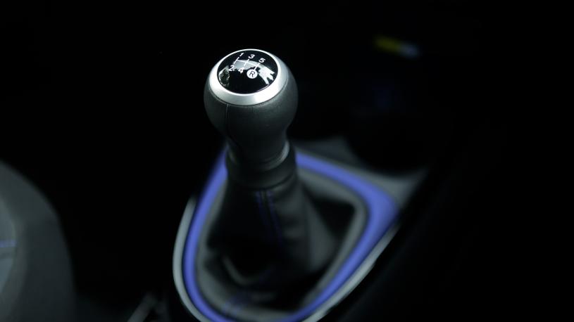 3433206 1.0 VVT-i Exclusive 5dr Auto [Canvas]